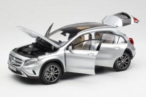 Mercedes GLA X156 Polar Sudrabs Metaliks Norev 1:18 B66960267 Metāls — attēls 2 no 8