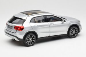 Mercedes GLA X156 Polar Sudrabs Metaliks Norev 1:18 B66960267 Metāls — attēls 3 no 8