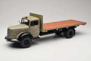 Mercedes L6600 Rungewagen Pelēks Melns Minichamps 1:18 109031050-R1 Metāls