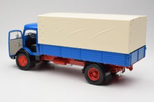 Mercedes L911 Zils Schuco 1:18 450044800 Metāls — attēls 5 no 8