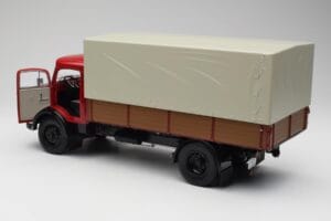 Mercedes L 911 Sarkans Schuco 1:18 450016400 Metāls — attēls 5 no 8