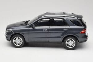Mercedes M-Class W164 Grey Metallic Minichamps 1:18 100030100 Metāls — attēls 4 no 8