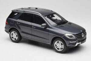 Mercedes M-Class W164 Grey Metallic Minichamps 1:18 100030100 Metāls — attēls 6 no 8