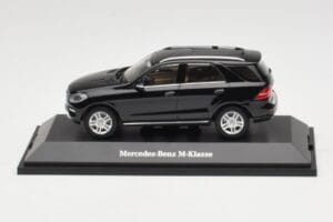 Mercedes M-Class W166 Obsidian Black Metallic Minichamps 1:43 B66960060 Metāls