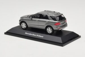 Mercedes M-Class W166 Palladium Silver Metallic Minichamps 1:43 B66960061 Metāls — attēls 3 no 4