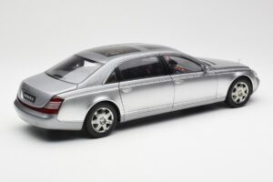 Maybach 62 LWB Himalaya Sudraba Dealer Edition AUTOart 1:18 B66962178 Metāls — attēls 3 no 8