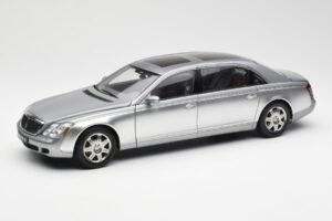 Maybach 62 LWB Himalaya Sudraba Dealer Edition AUTOart 1:18 B66962178 Metāls