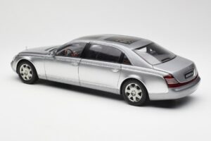 Maybach 62 LWB Himalaya Sudraba Dealer Edition AUTOart 1:18 B66962178 Metāls — attēls 7 no 8