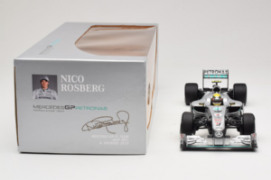 Mercedes MGP W01 #4 N. Rosberg Mercedes GP 2010 Minichamps 1:18 110100004 Metāls — attēls 6 no 7