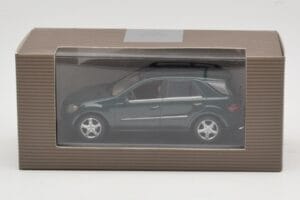 Mercedes ML 500 W164 Tumšzaļš Minichamps 1:43 400034500 Metāls — attēls 4 no 4