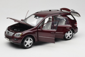 Mercedes ML W164 Red Metallic Minichamps 1:18 150034500 Metāls — attēls 2 no 8