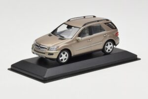 Mercedes ML W164 Vara Metaliks Minichamps 1:43 ML002 Metāls — attēls 2 no 4