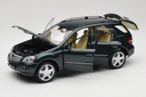 Mercedes ML W164 Green Metallic Minichamps 1:18 150034502 Metāls — attēls 2 no 8