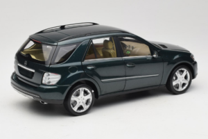 Mercedes ML W164 Green Metallic Minichamps 1:18 150034502 Metāls — attēls 3 no 8