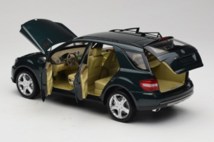 Mercedes ML W164 Green Metallic Minichamps 1:18 150034502 Metāls — attēls 5 no 8