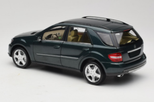 Mercedes ML W164 Green Metallic Minichamps 1:18 150034502 Metāls — attēls 7 no 8