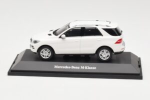 Mercedes ML W166 Calcit White Minichamps 1:43 B66960062 Metāls
