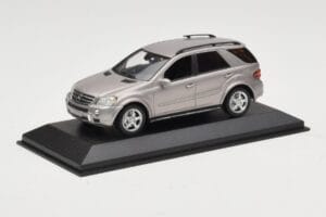 Mercedes ML63 AMG W164 Pelēks Metallic Minichamps 1:43 400034570 Metāls — attēls 2 no 4