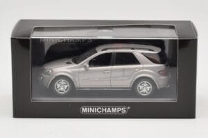 Mercedes ML63 AMG W164 Pelēks Metallic Minichamps 1:43 400034570 Metāls — attēls 4 no 4