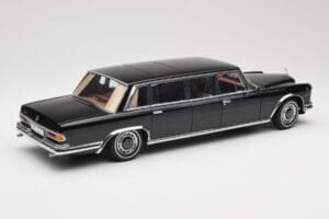 Mercedes 600 Pullman W100 Melns AUTOart 1:18 76197 Metāls — attēls 3 no 8