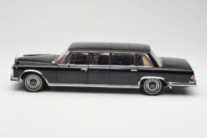 Mercedes 600 Pullman W100 Melns AUTOart 1:18 76197 Metāls — attēls 4 no 8