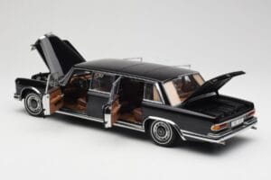 Mercedes 600 Pullman W100 Melns AUTOart 1:18 76197 Metāls — attēls 5 no 8