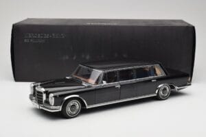 Mercedes 600 Pullman W100 Melns AUTOart 1:18 76197 Metāls — attēls 8 no 8
