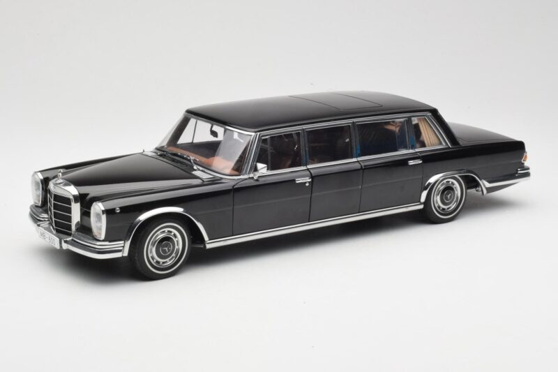 Mercedes 600 Pullman W100 Melns AUTOart 1:18 76197 Metāls