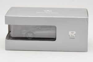Mercedes R-Class W251 Palladium Silver Metallic Minichamps 1:43 B66960055 Metāls — attēls 4 no 4