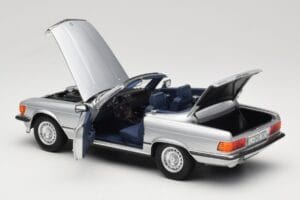Mercedes R107 380 SL Sudrabs Norev 1:18 183725 Metāls — attēls 5 no 8
