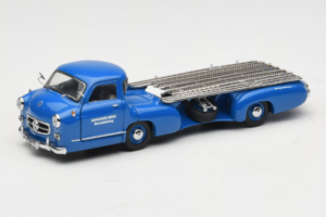Mercedes Renntransporter Blue Wonder CMC 1:43 M-036K Metāls