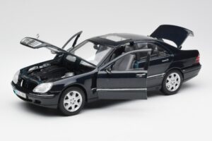 Mercedes S-Class W220 Zils Maisto 1:18 56051 Metāls — attēls 2 no 8
