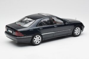 Mercedes S-Class W220 Zils Maisto 1:18 56051 Metāls — attēls 3 no 8