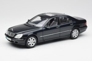 Mercedes S-Class W220 Zils Maisto 1:18 56051 Metāls