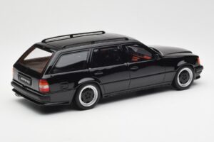 Mercedes 300 TE AMG S124 Melns Otto 1:18 OT147 Sveķi — attēls 2 no 6