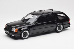 Mercedes 300 TE AMG S124 Melns Otto 1:18 OT147 Sveķi