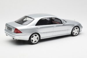 Mercedes AMG S55 W220 Sudrabs Otto 1:18 OT292 Sveķi — attēls 2 no 6