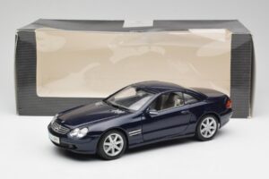 Mercedes SL 500 R230 Zils Maisto 1:18 B66962126 Metāls — attēls 8 no 8