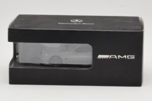Mercedes SL 63 AMG R230 Silver Metallic Minichamps 1:43 B66960018 Metāls — attēls 4 no 4