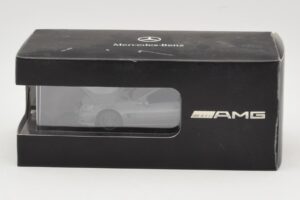 Mercedes SL 65 AMG R230 Sudrabs Minichamps 1:43 B66960601 Metāls — attēls 4 no 4