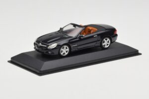 Mercedes SL R230 Melns Minichamps 1:43 B66961922 Metāls — attēls 2 no 4