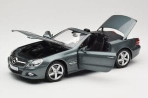 Mercedes SL R230 Amiant Green Minichamps 1:18 B66962389 Metāls — attēls 2 no 8