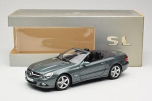 Mercedes SL R230 Amiant Green Minichamps 1:18 B66962389 Metāls — attēls 8 no 8
