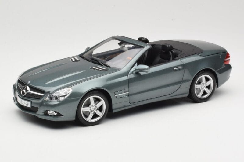 Mercedes SL R230 Amiant Green Minichamps 1:18 B66962389 Metāls
