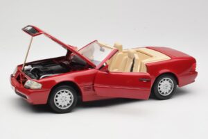 Mercedes SL500 R129 Sarkans Revell 1:18 08927 Metāls — attēls 2 no 8
