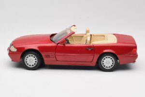 Mercedes SL500 R129 Sarkans Revell 1:18 08927 Metāls — attēls 4 no 8