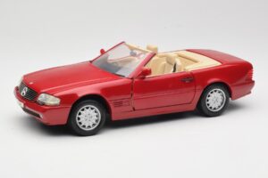 Mercedes SL500 R129 Sarkans Revell 1:18 08927 Metāls