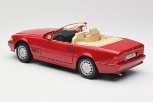 Mercedes SL500 R129 Sarkans Revell 1:18 08927 Metāls — attēls 7 no 8