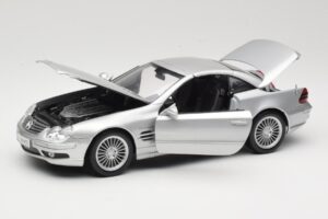 Mercedes SL55 AMG R230 Sudrabs Maisto 1:18 36894 Metāls — attēls 2 no 8
