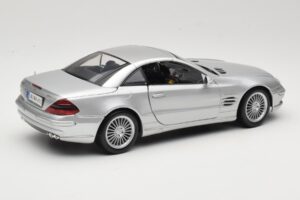 Mercedes SL55 AMG R230 Sudrabs Maisto 1:18 36894 Metāls — attēls 3 no 8